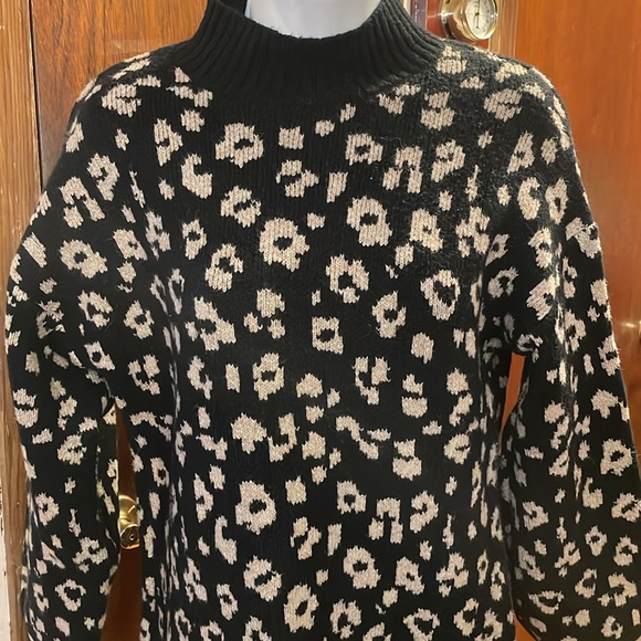 Old Navy sweater dress - Picture 2 of 5